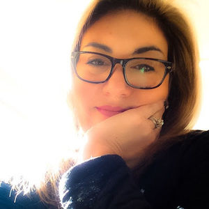 Meet your Posher, Claudia